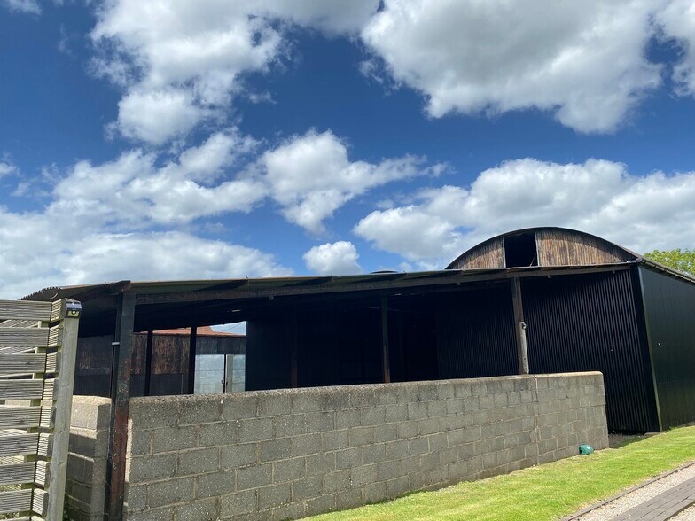 Banbury Rd, Warwick, CV35 0AA Harwoods Barns