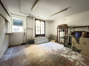 Retail in Igualada, Barcelona for lease Interior Photo- Image 2 of 11