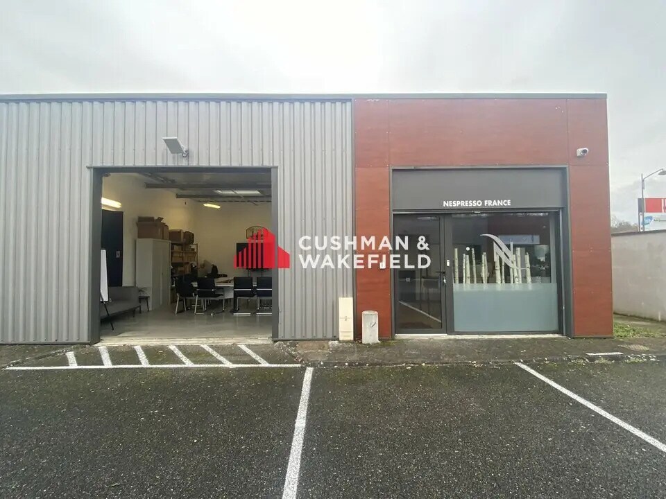 Location Bureaux 51 m² à 135 m² - Photo 1