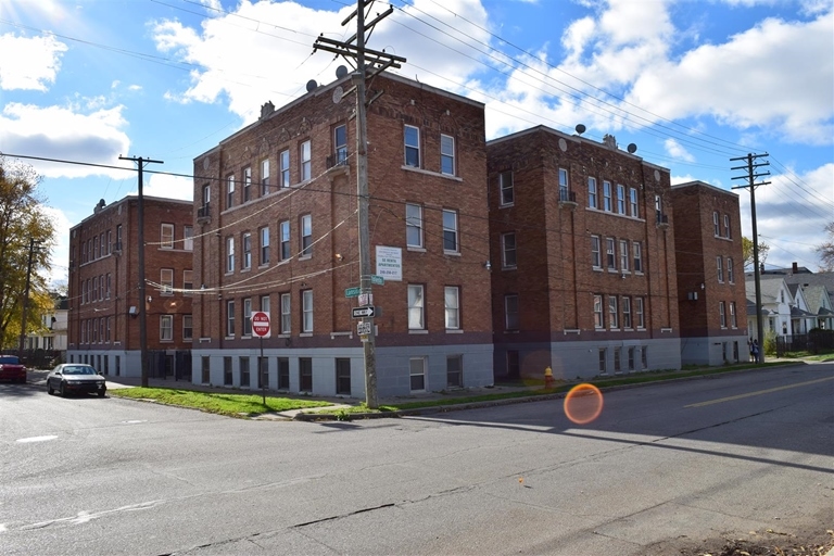 2199 Lansing St, Detroit, MI for sale - Primary Photo - Image 1 of 3