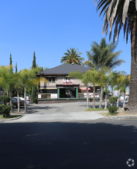 755 S Hobart Blvd, Los Angeles, CA for lease - Building Photo - Image 3 of 3