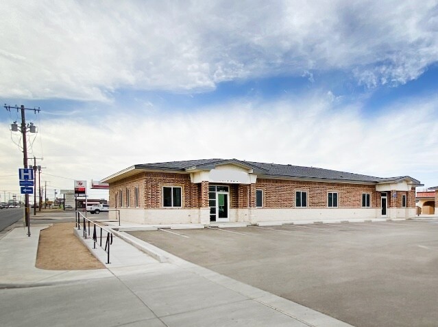 404 1st Street, Dumas, TX for sale Primary Photo- Image 1 of 1