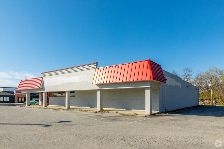 1107 Huntsville Hwy, Fayetteville, Tn 37334 - Retail For Lease 