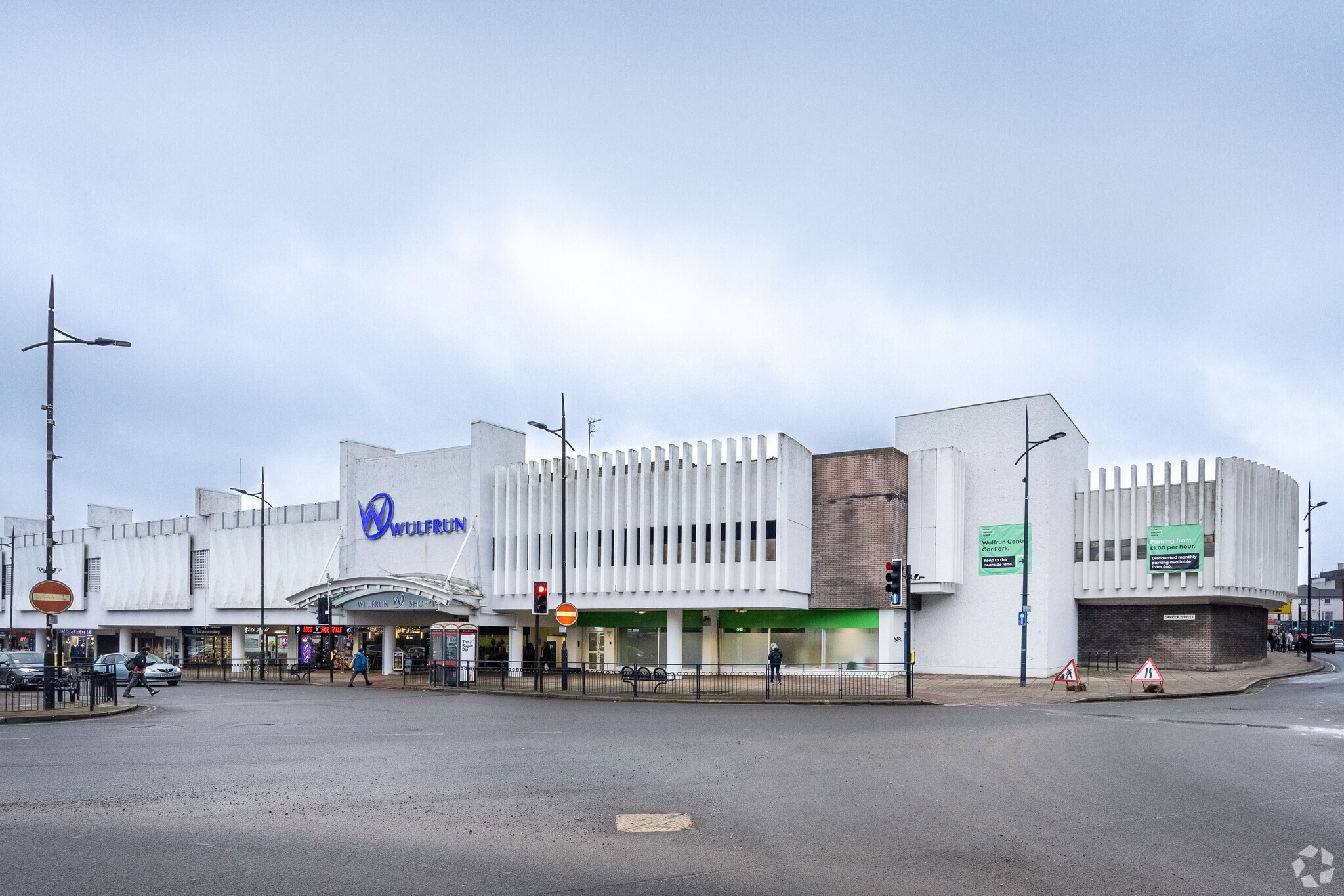 Wulfrun Sq, Wolverhampton for lease Primary Photo- Image 1 of 45