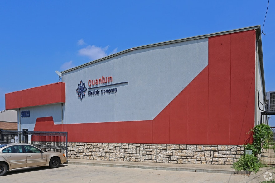 5809 East Dr, Laredo, TX for sale - Building Photo - Image 2 of 31