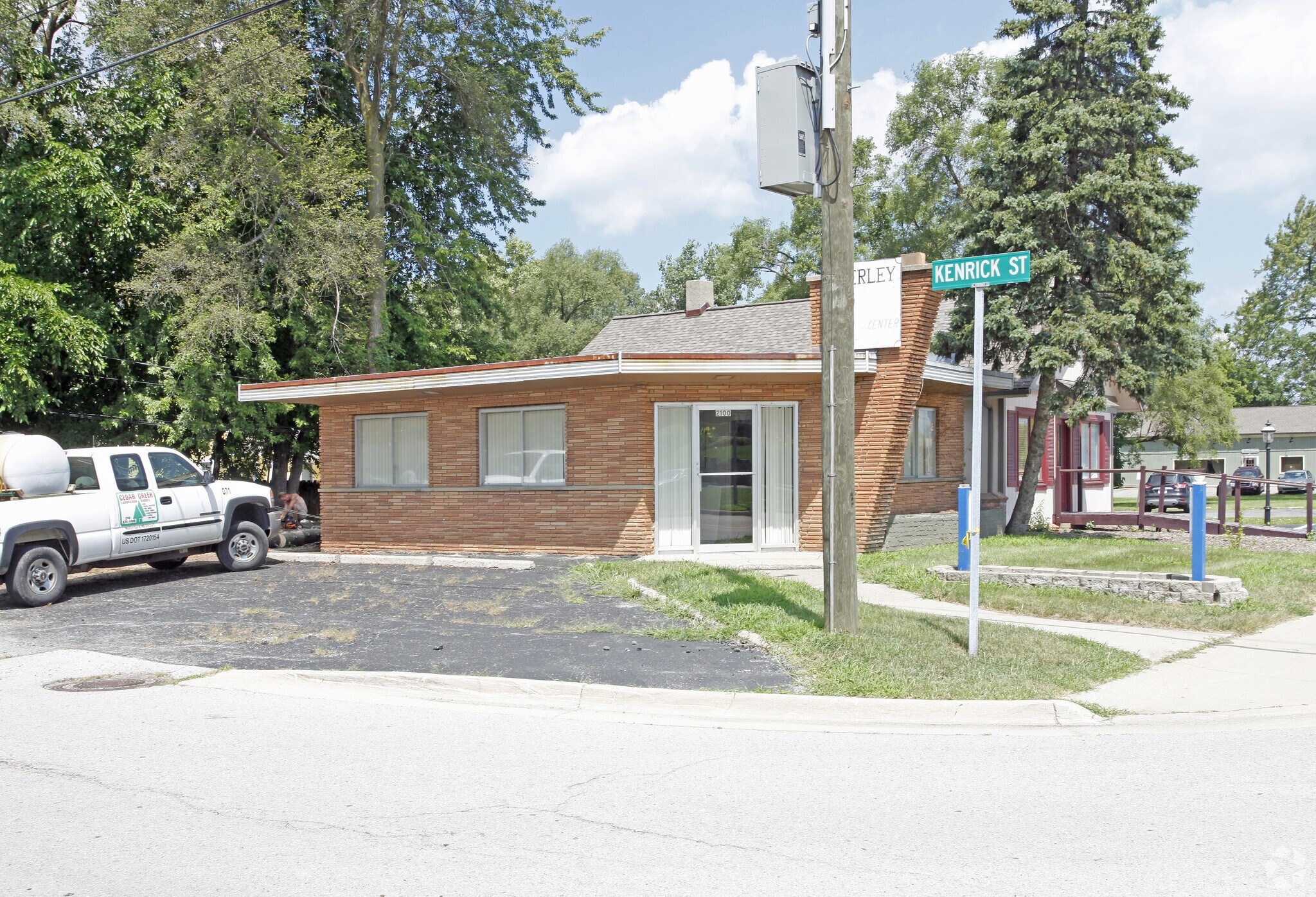 2100 Cass Lake Rd, Keego Harbor, MI for sale Primary Photo- Image 1 of 1