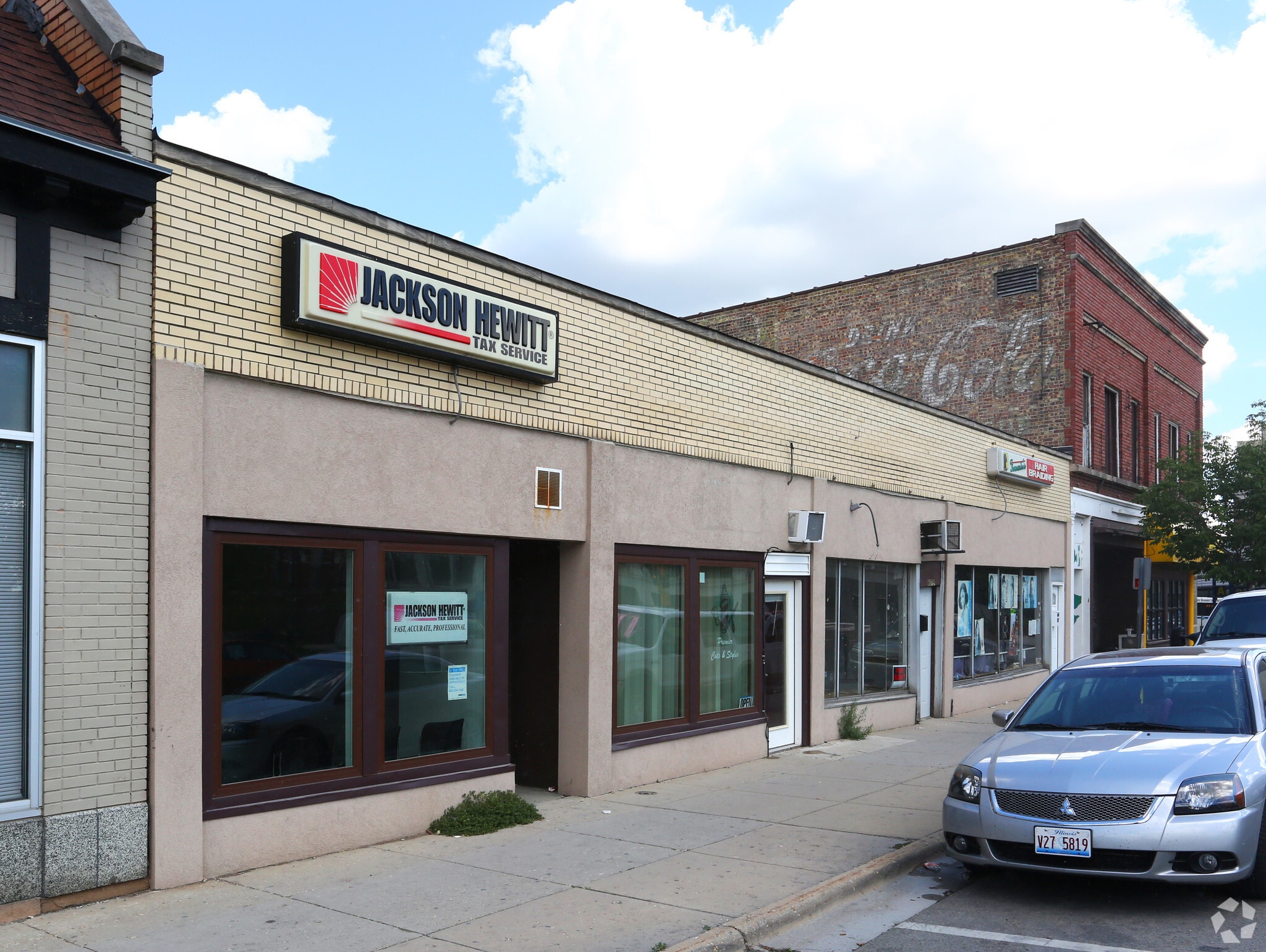 605609 W State St, Rockford, IL 61102