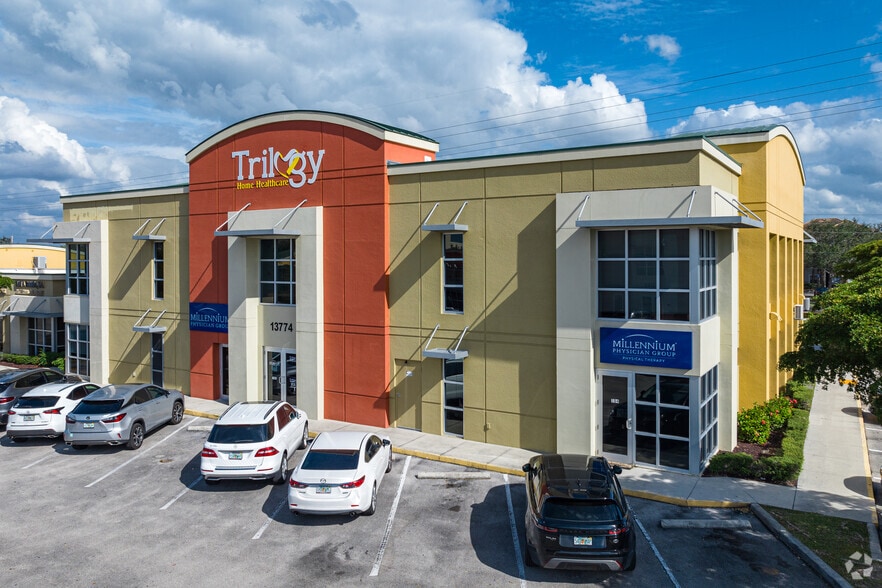 13774 Plantation Rd, Fort Myers, FL 33912