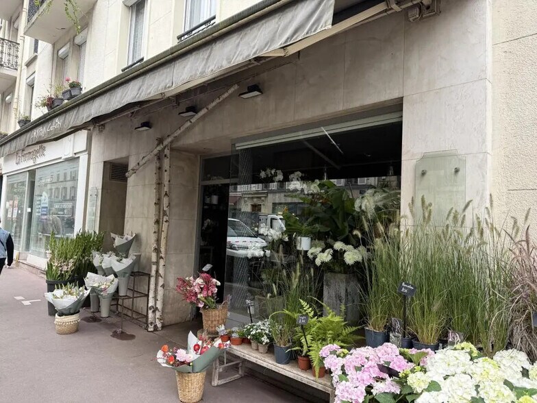 Retail in Saint-Mandé for lease - Building Photo - Image 3 of 6