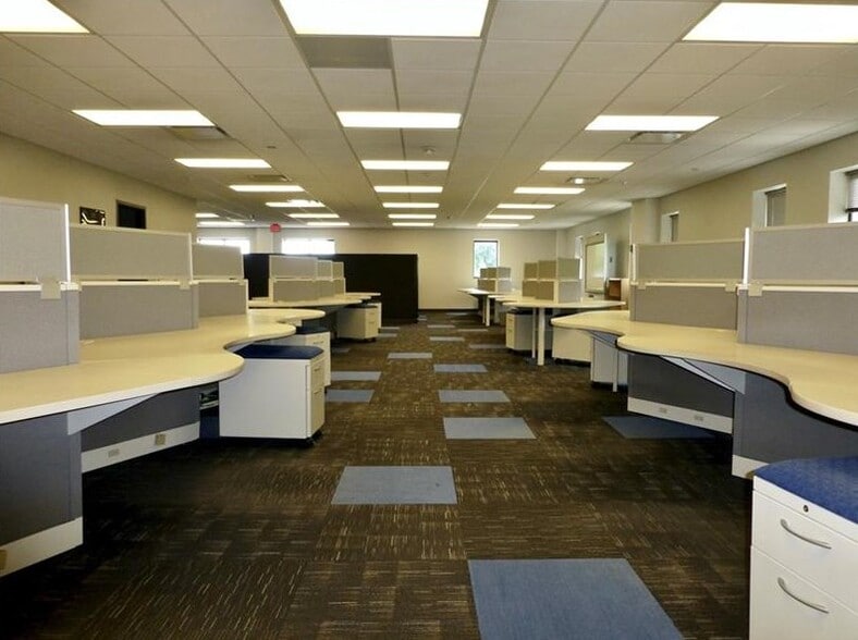 4736 Penn Ave, Pittsburgh, PA for lease - Interior Photo - Image 3 of 9