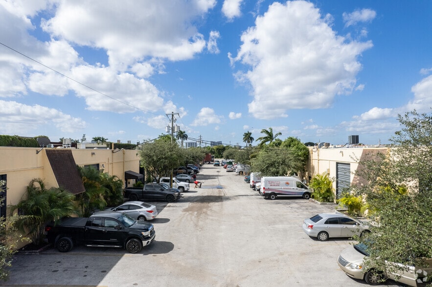 5149-5199 NW 74th Ave, Miami, FL for lease - Building Photo - Image 2 of 5