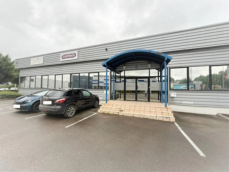 Flex in Besançon for lease - Building Photo - Image 2 of 14