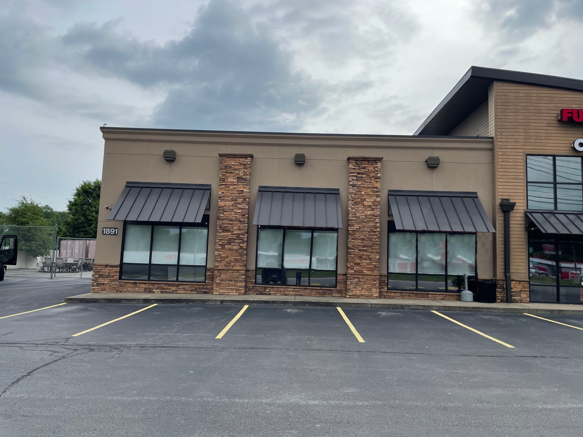 1891 Fort Campbell Blvd, Clarksville, TN for lease Building Photo- Image 1 of 2