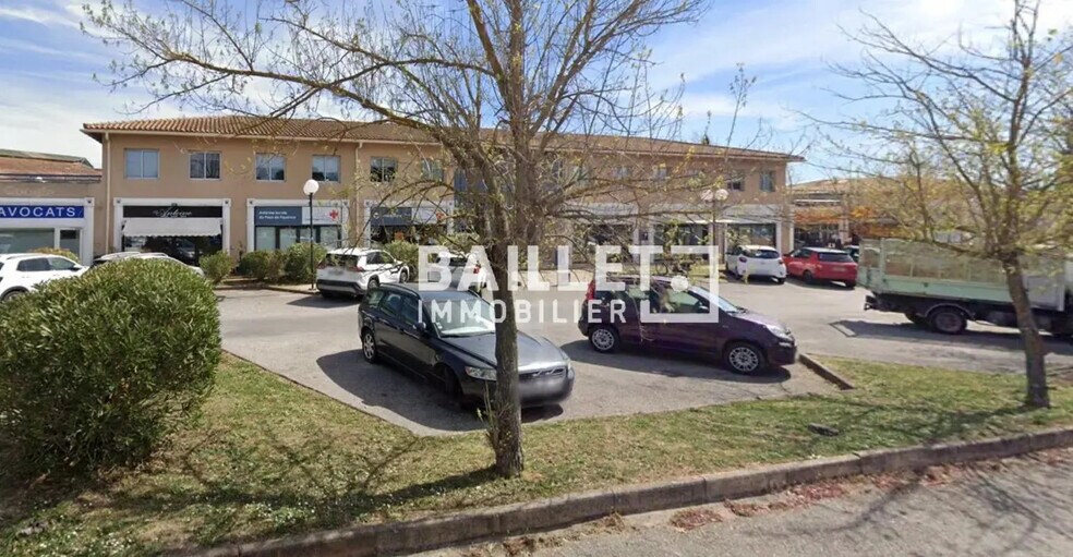 Office in Tourrettes for lease - Building Photo - Image 1 of 9