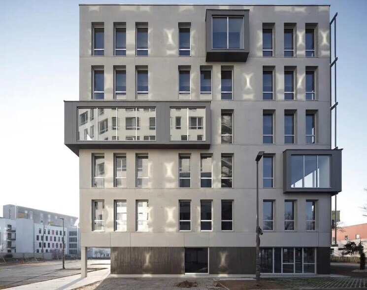 Office in Saint-Herblain for lease - Building Photo - Image 2 of 9