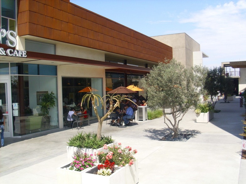 8255 Firestone Blvd, Downey, CA for lease - Building Photo - Image 3 of 11