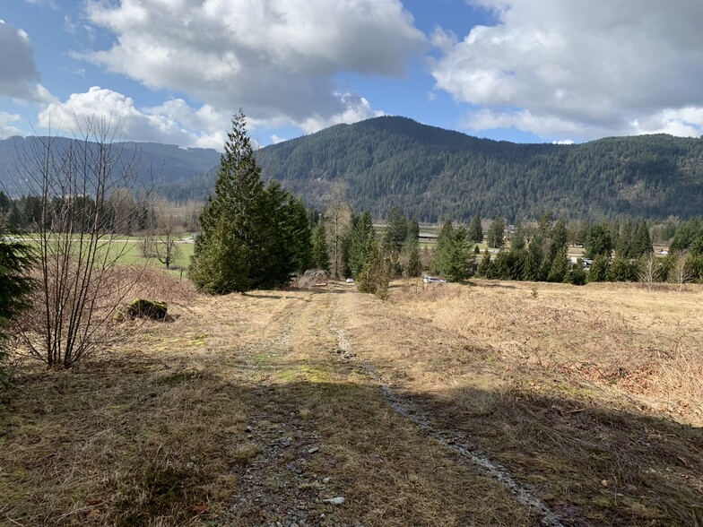 Seux Road and Silvester Road, Fraser Valley, BC for sale - Primary Photo - Image 1 of 8