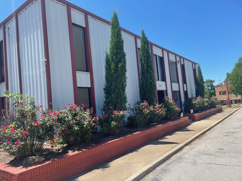 800 NE 63rd St, Oklahoma City, OK for sale - Building Photo - Image 1 of 33