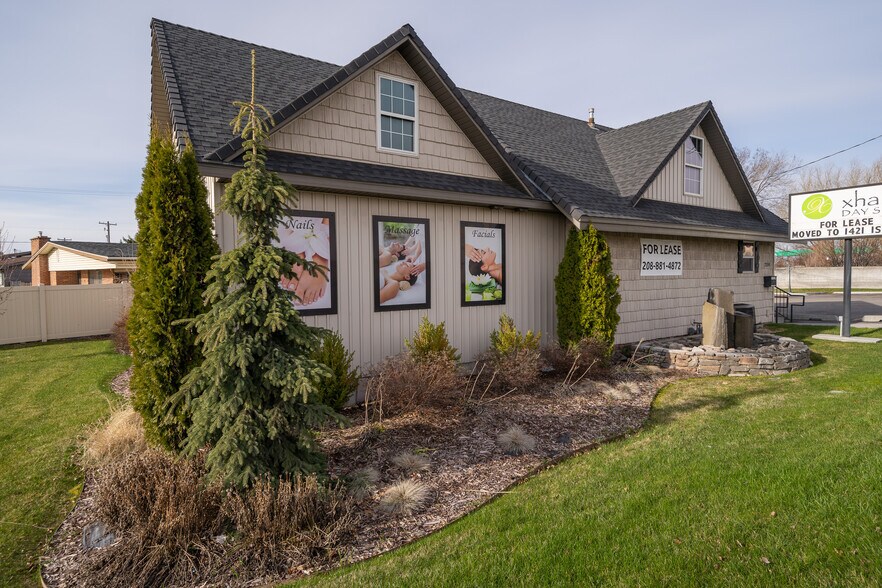 2594 E 17th St, Ammon, ID 83406