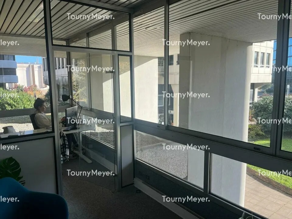 Office in Bordeaux for sale Interior Photo- Image 1 of 7