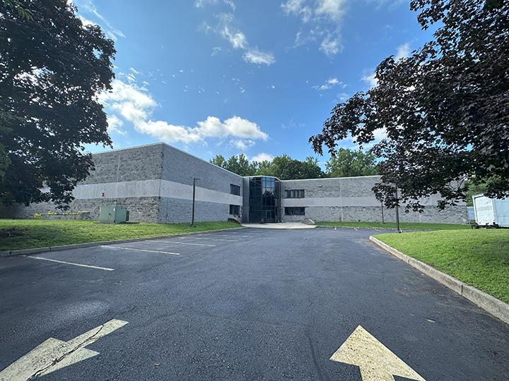 400 Corporate Dr, Blauvelt, NY for lease - Building Photo - Image 1 of 1