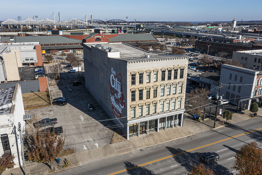 415 E Market St, Louisville, KY for lease - Building Photo - Image 1 of 10