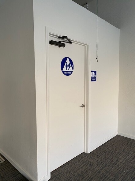 525 E 19th St, Bakersfield, CA for lease - Interior Photo - Image 2 of 8