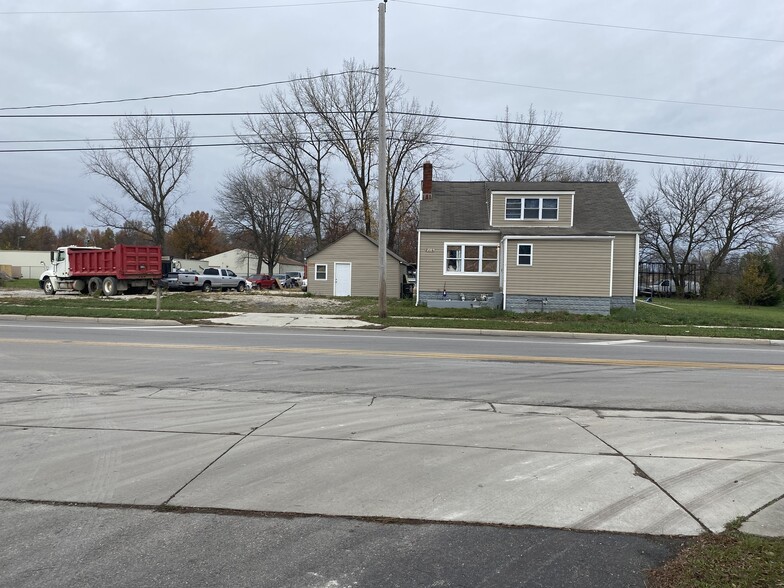 2216 Williams Rd, Columbus, OH for sale - Primary Photo - Image 1 of 3