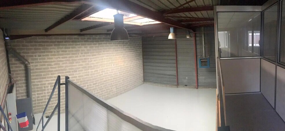 Flex in Argenteuil for lease - Interior Photo - Image 3 of 11