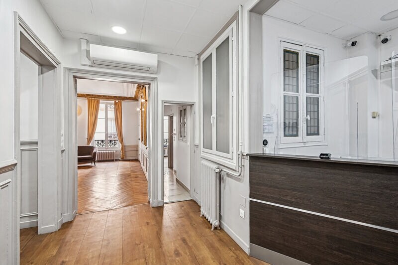 22 Rue D'Athenes, Paris for lease Interior Photo- Image 1 of 13