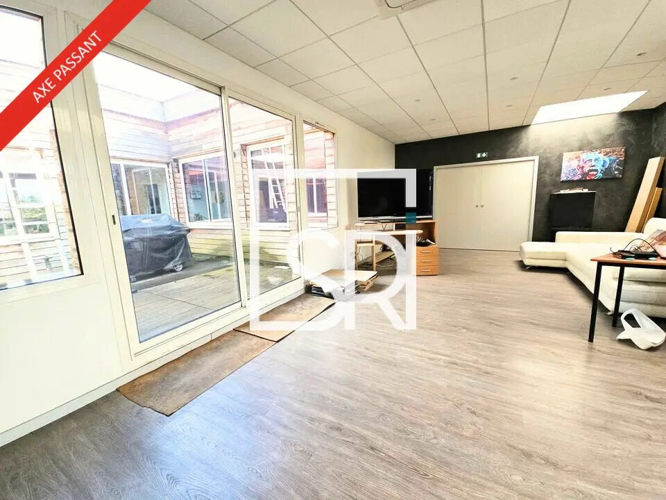 Office in Cournon-d'Auvergne for lease Interior Photo- Image 1 of 11