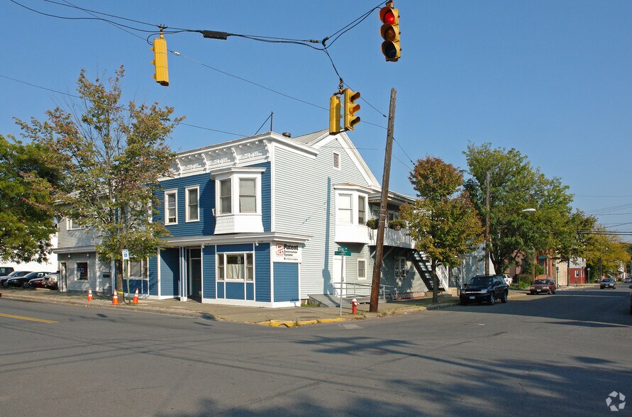 202-212 Broadway, Rensselaer, NY for sale - Primary Photo - Image 1 of 1