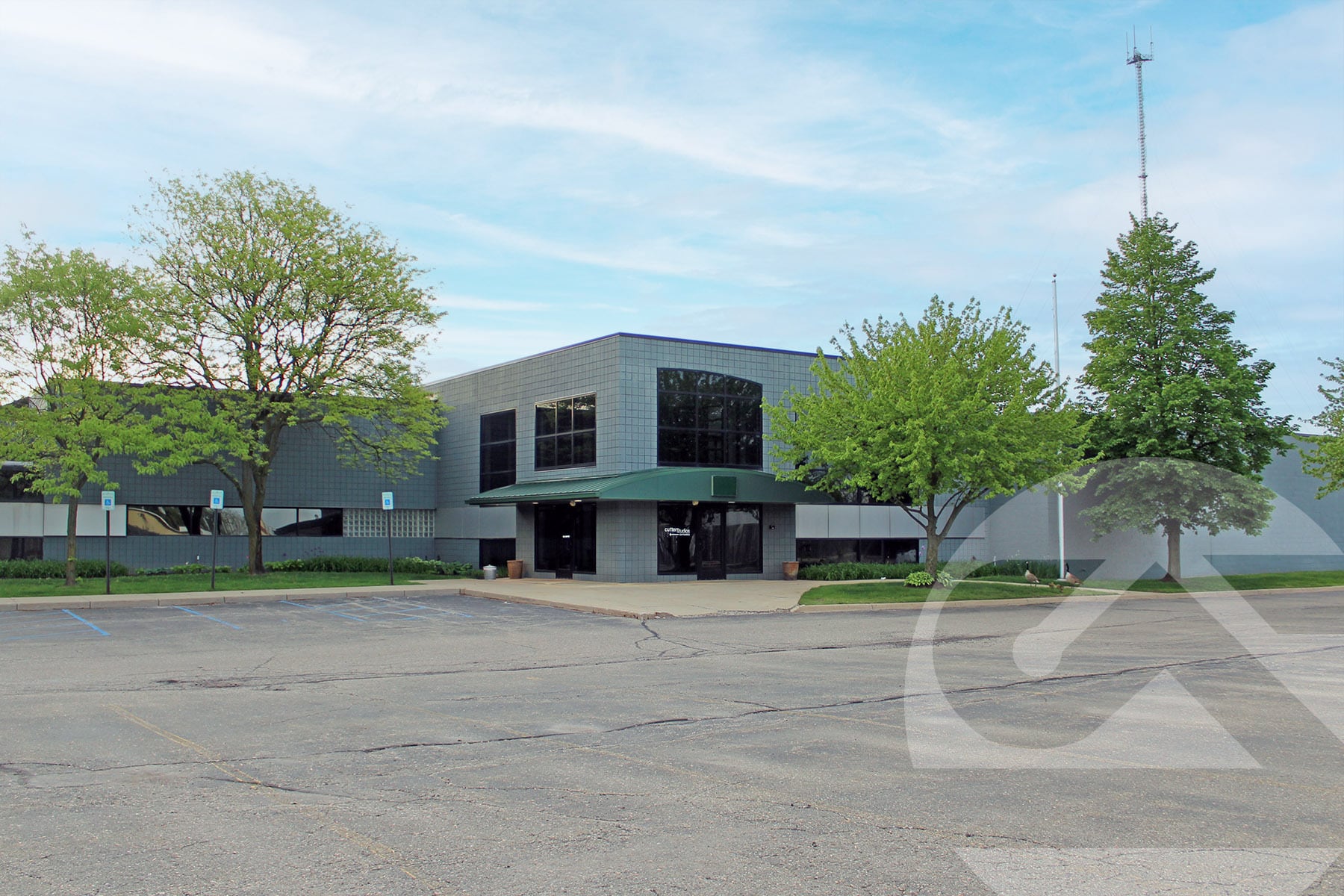 13250-13320 Northend Ave, Oak Park, MI for lease Building Photo- Image 1 of 7