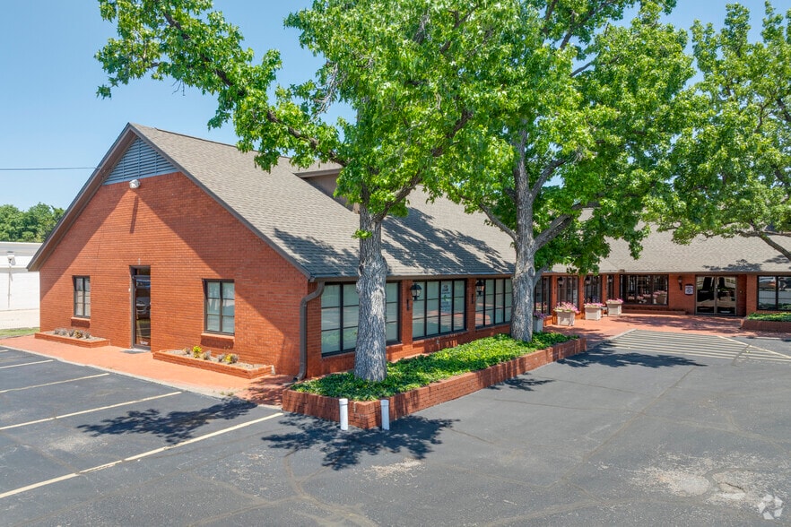 4835 S Peoria Ave, Tulsa, OK for sale - Building Photo - Image 3 of 6