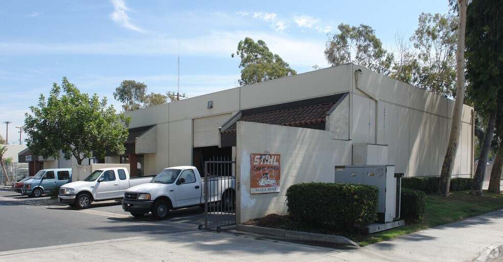 926 E 1st St, Santa Ana, CA for sale - Primary Photo - Image 1 of 3