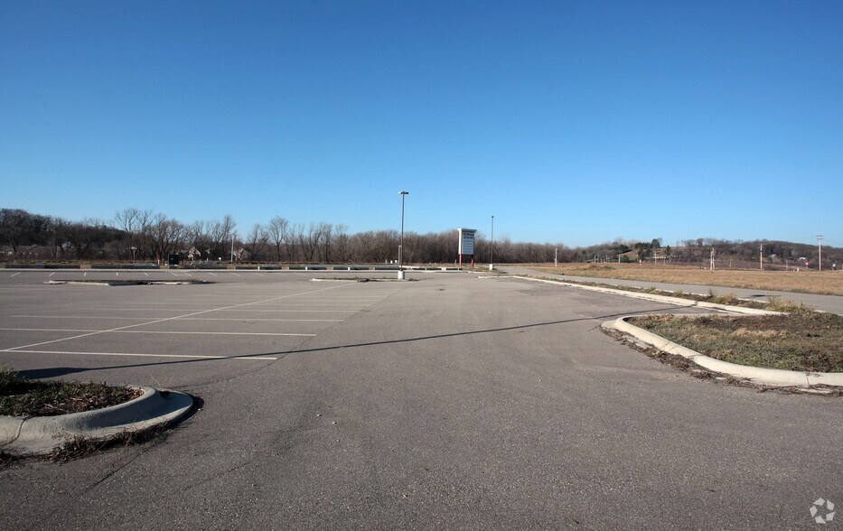 4840 Commercial Dr SW, Rochester, MN 55904