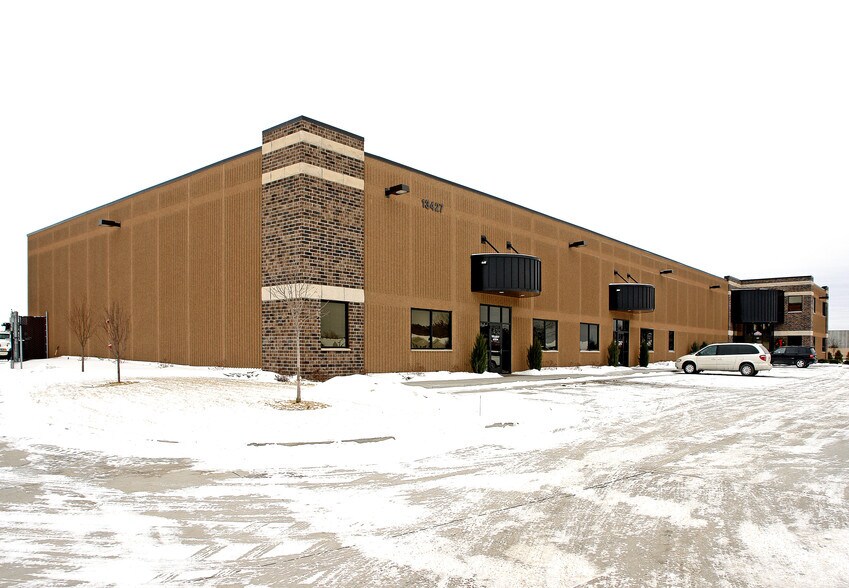 13427 Fenway Blvd Cir, Hugo, MN for sale - Primary Photo - Image 1 of 1