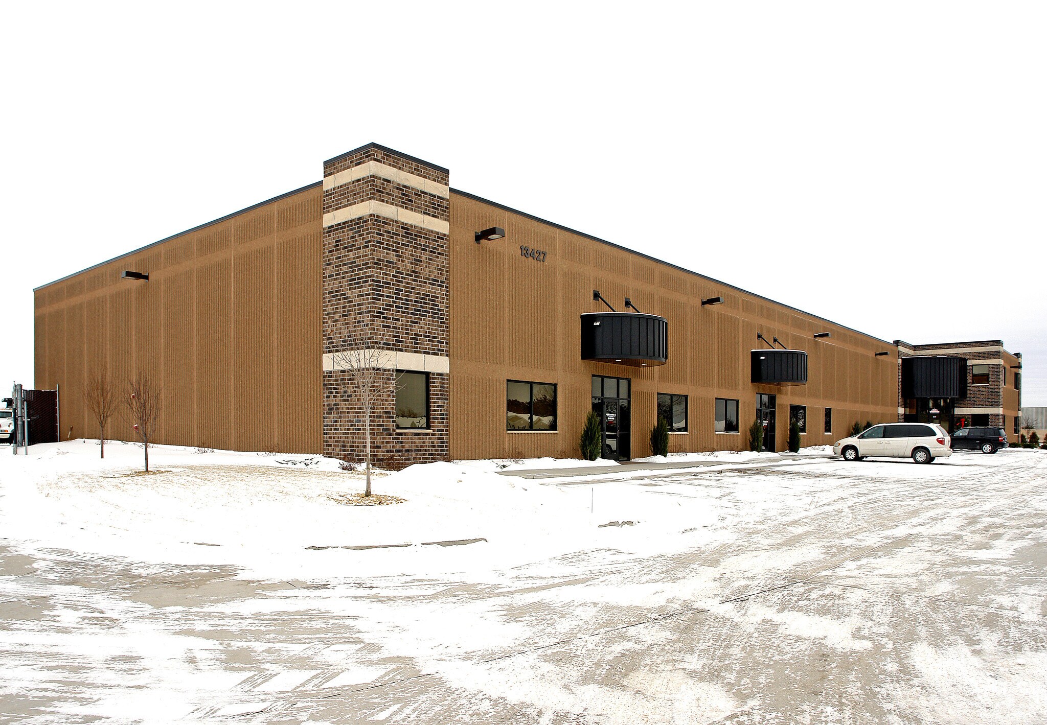 13427 Fenway Blvd Cir, Hugo, MN for sale Primary Photo- Image 1 of 1