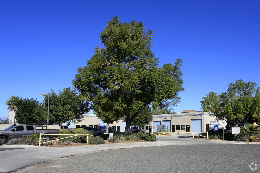 3229 Kluk Ln, Riverside, CA for lease - Building Photo - Image 2 of 5