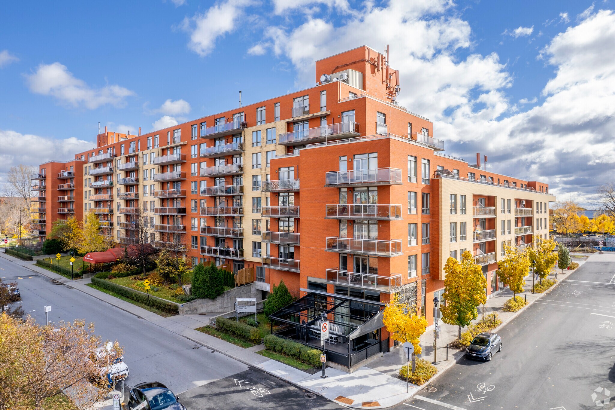 115-145 Av Atwater, Montréal, QC for lease Primary Photo- Image 1 of 5