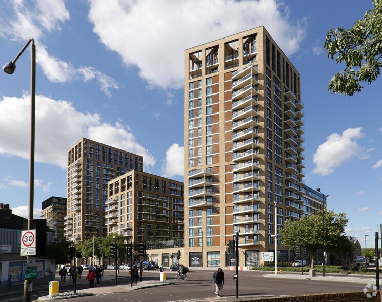 Plumstead Rd, London, LND SE18 6FB