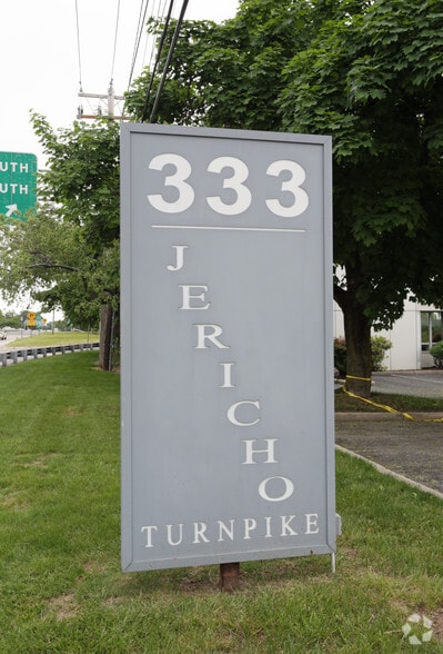 333 Jericho Tpke, Jericho, NY for lease - Building Photo - Image 3 of 5