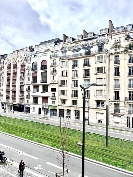 47 Rue Guersant, Paris for sale - Building Photo - Image 2 of 8