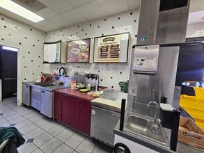 27908 Hwy 99, Visalia, CA for sale Interior Photo- Image 2 of 17