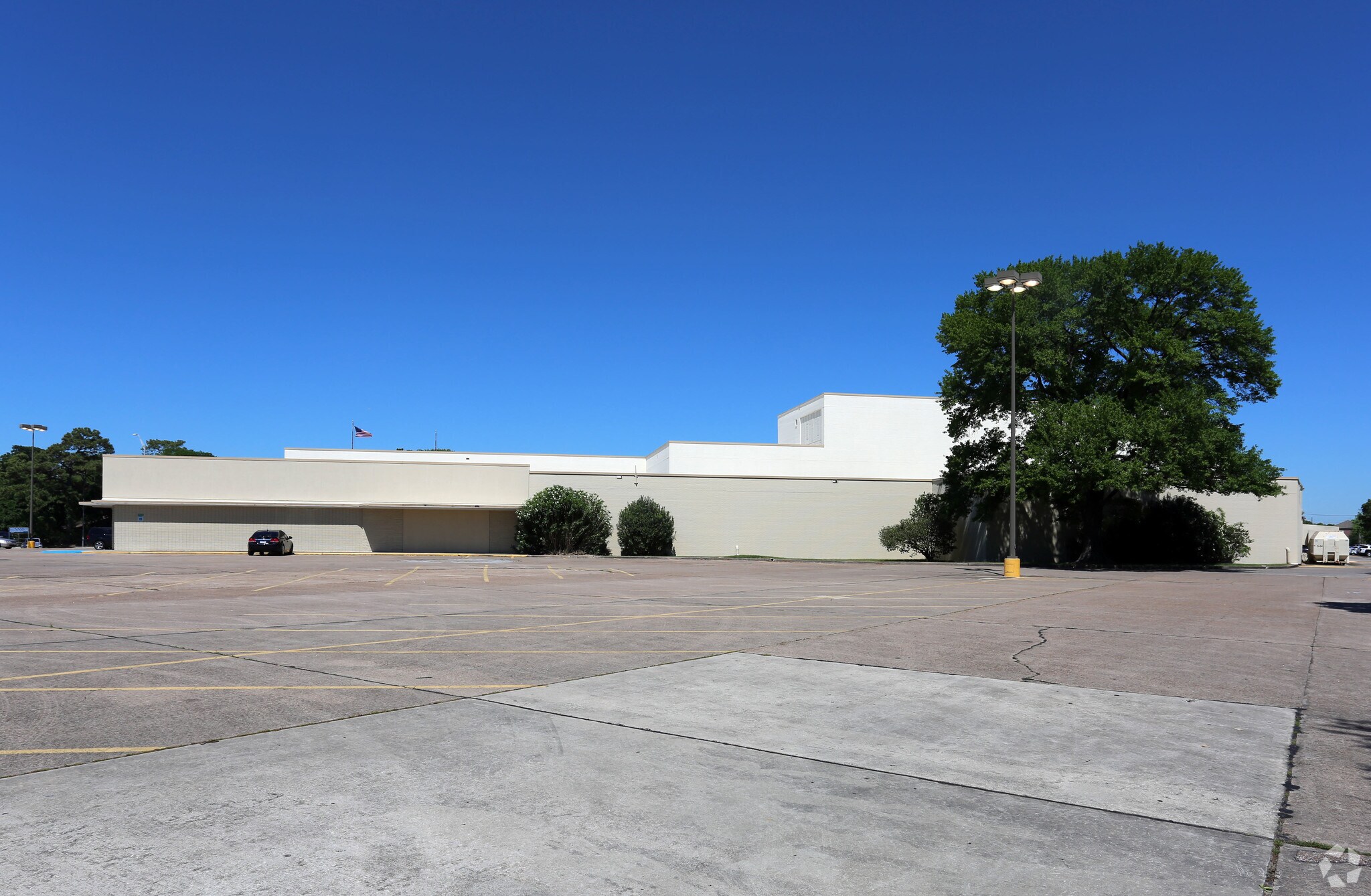 4000 N Shepherd Dr, Houston, TX 77018 Sears