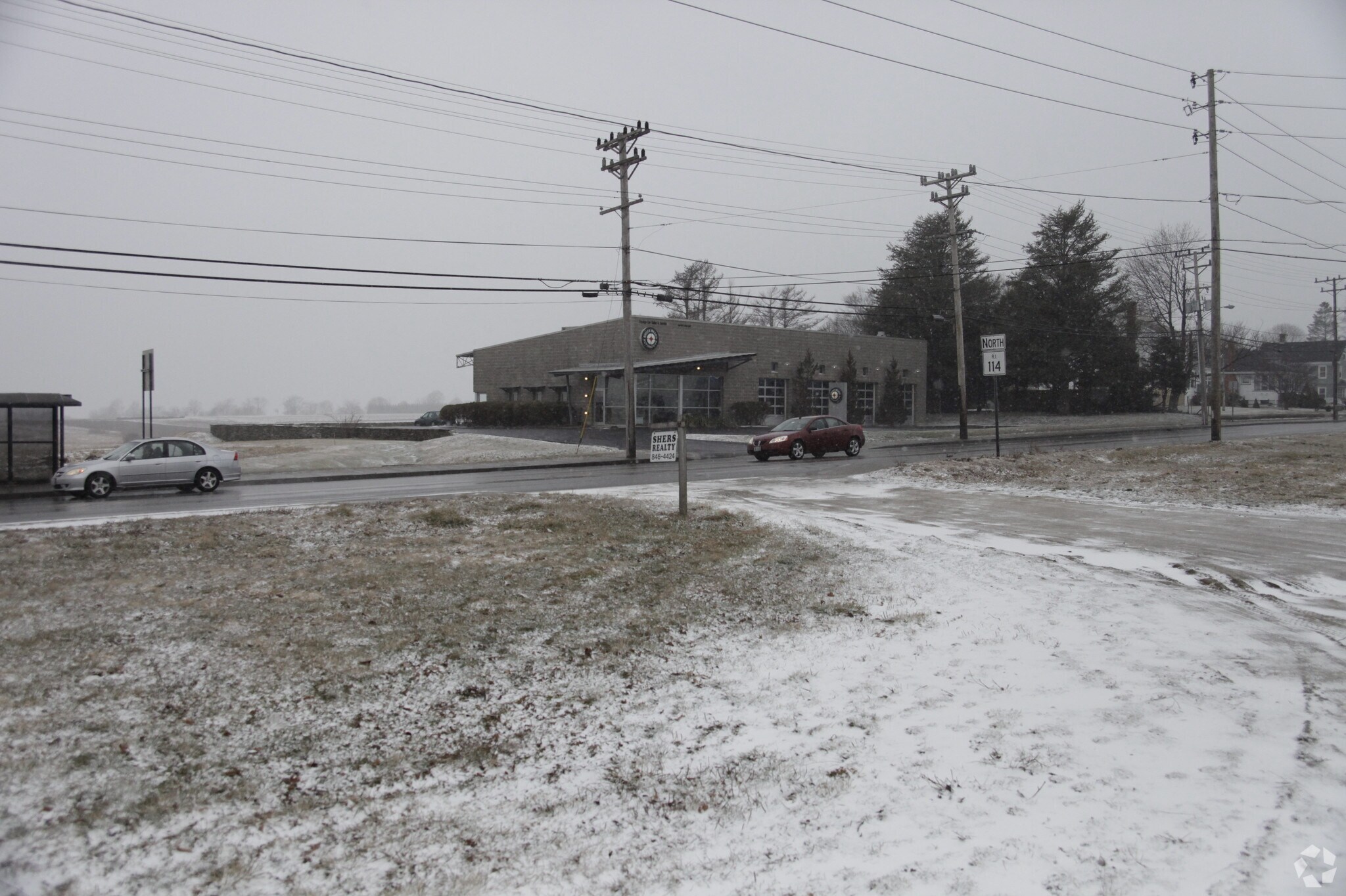 1165-1177 W Main Rd, Middletown, RI for sale Primary Photo- Image 1 of 1