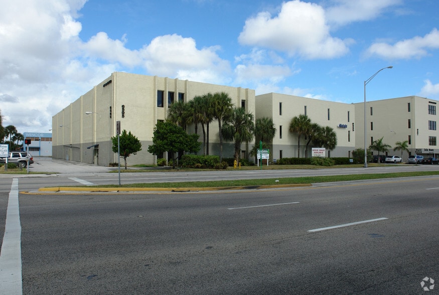6595 NW 36th St, Miami, FL for sale - Primary Photo - Image 1 of 9