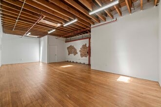 5176 Santa Monica Blvd, Los Angeles, CA for lease Interior Photo- Image 2 of 5