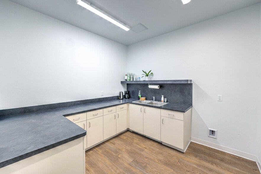 730 Las Vegas Blvd S, Las Vegas, NV for lease - Building Photo - Image 3 of 37