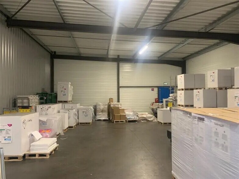 Flex in Le Controis-en-Sologne for lease - Interior Photo - Image 3 of 6